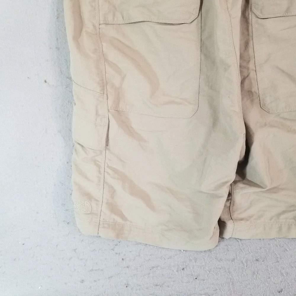 The North Face‎ cargo hiking shorts men's large beige Comfort waist outdoor
